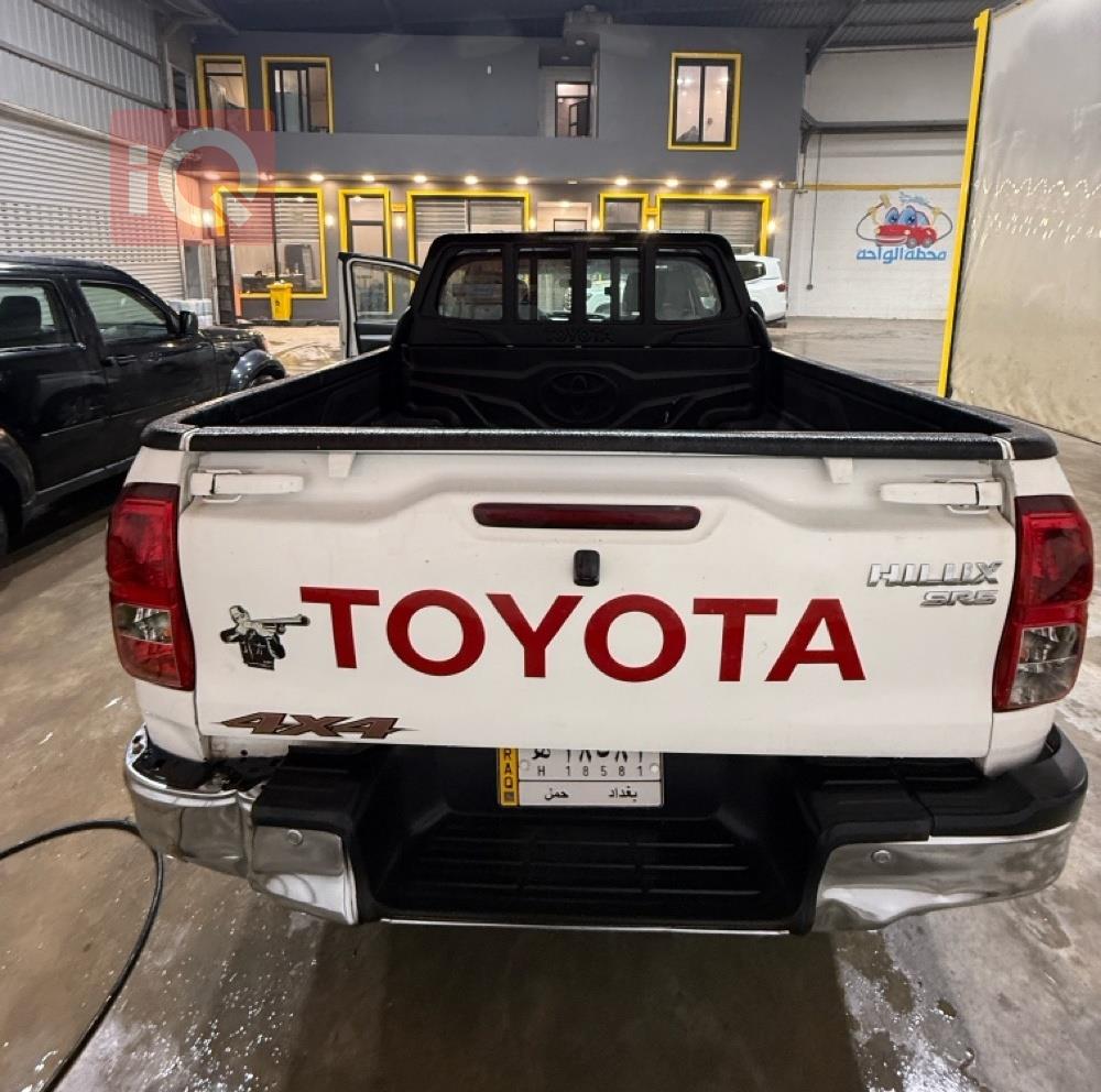 تويوتا هايلوكس